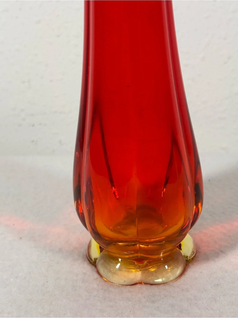 LE Smith Swung Vase Glass Stretch Red Amberina 12